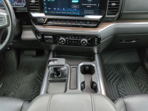 Used 2025 Chevrolet Silverado 1500 LT Trail Boss w/ LT Trail Boss Premium Package AWD/4WD image 19