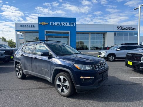 Used 2018 Jeep Compass Latitude w/ Popular Equipment Group AWD/4WD image 1