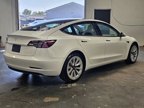 Used 2022 Tesla Model 3 RWD image 4