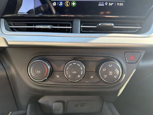 Used 2024 Chevrolet Trax RS w/ Driver Confidence Package image 39