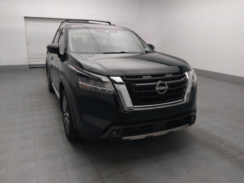 Used 2022 Nissan Pathfinder Platinum w/ Cargo Package FWD image 14
