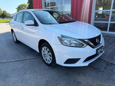 Used 2019 Nissan Sentra SV FWD image 2