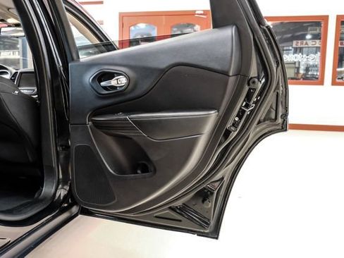 Used 2016 Jeep Cherokee Latitude image 41