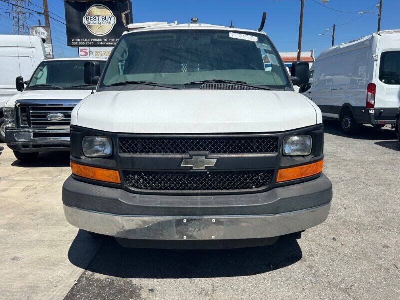 Used 2014 Chevrolet Express 2500 RWD image 2