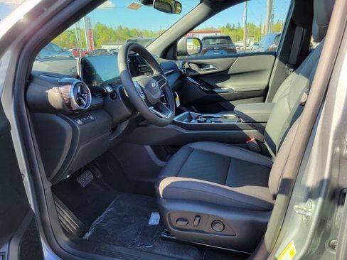 New 2026 Chevrolet Equinox LT w/ Convenience Package II AWD/4WD image 8