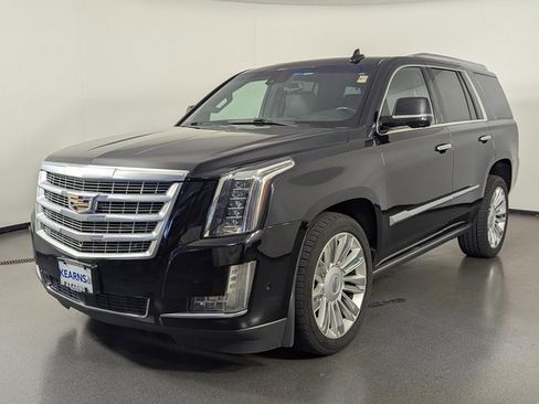 Used 2019 Cadillac Escalade Platinum image 2