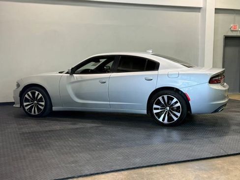 Used 2022 Dodge Charger SXT w/ Cold Weather Package AWD/4WD image 9