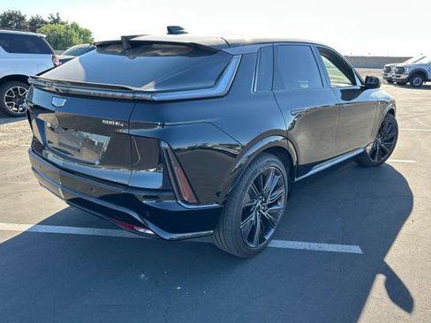 Certified 2024 Cadillac Lyriq Sport image 4