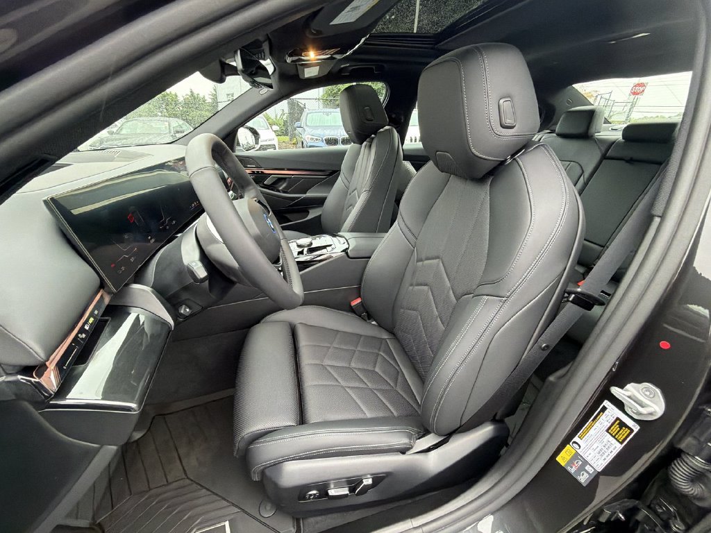 Used 2026 BMW i5 eDrive40 w/ Premium Package AWD/4WD image 19
