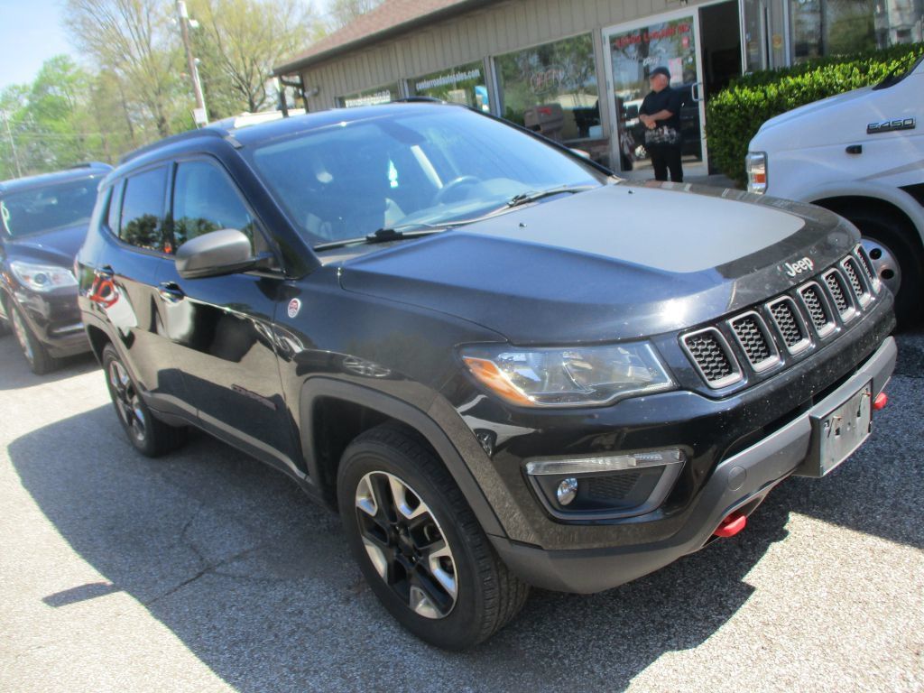 Used 2018 Jeep Compass Trailhawk w/ Leather Interior Group AWD/4WD image 1
