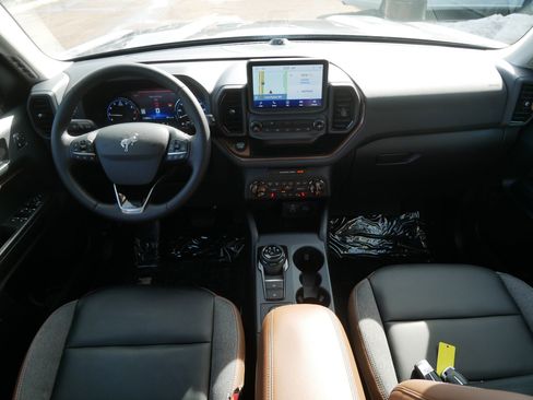 Used 2024 Ford Bronco Sport Outer Banks w/ Tech Package image 10