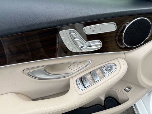 Used 2019 Mercedes-Benz C 300 Sedan image 13