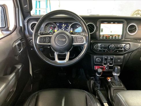 Used 2022 Jeep Wrangler Unlimited Rubicon 4xe image 17