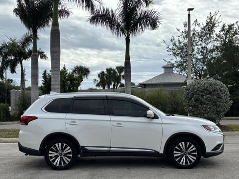 Used 2019 Mitsubishi Outlander SE image 4