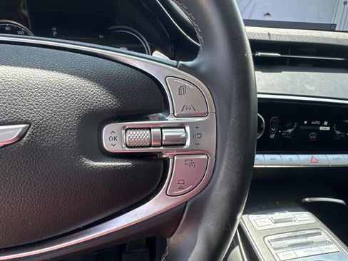 Used 2025 Genesis GV70 2.5T AWD/4WD image 22
