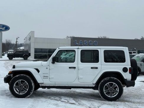 Used 2023 Jeep Wrangler Sahara image 44