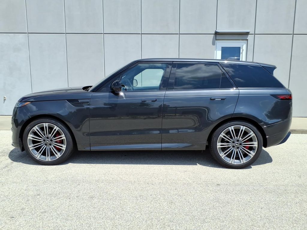New 2025 Land Rover Range Rover Sport Dynamic SE AWD/4WD image 3