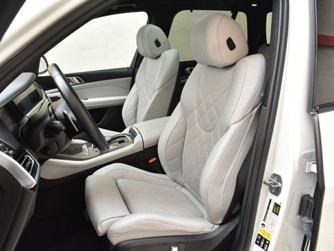 Used 2023 BMW X5 xDrive40i w/ Executive Package AWD/4WD image 13