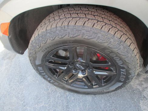 Certified 2021 Chevrolet Tahoe Z71 w/ Luxury Package image 12