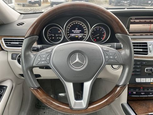 Used 2014 Mercedes-Benz E 350 Luxury image 11
