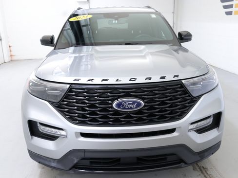 Used 2023 Ford Explorer ST-Line w/ Class IV Trailer Tow Package image 2