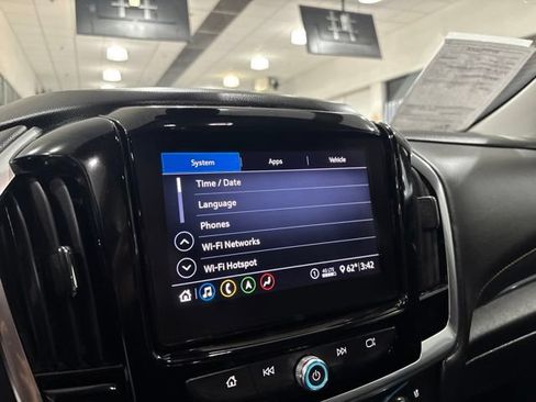 Used 2021 Chevrolet Traverse Premier w/ Redline Edition AWD/4WD image 24