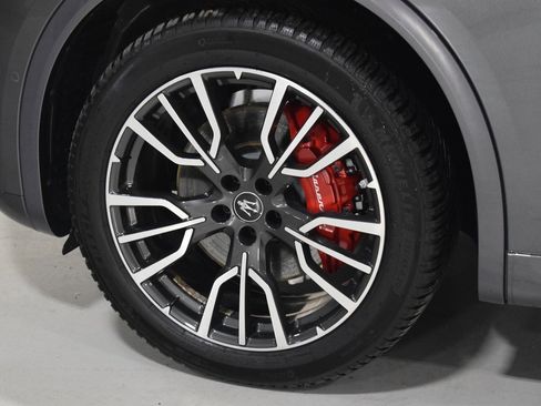 Certified 2024 Maserati Grecale GT image 7