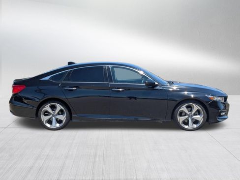 Used 2018 Honda Accord Touring image 6