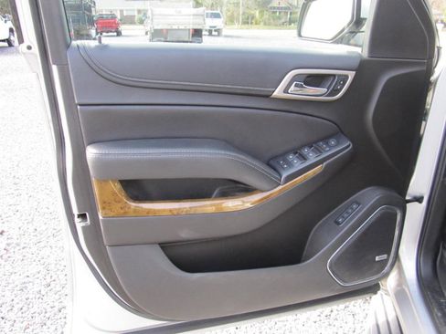 Used 2017 GMC Yukon Denali image 30