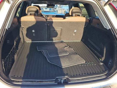 Used 2019 Volvo XC60 T5 Inscription w/ Protection Package Premier image 12