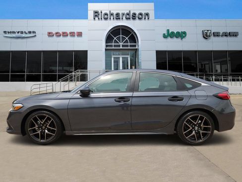 Used 2024 Honda Civic Sport Touring image 3