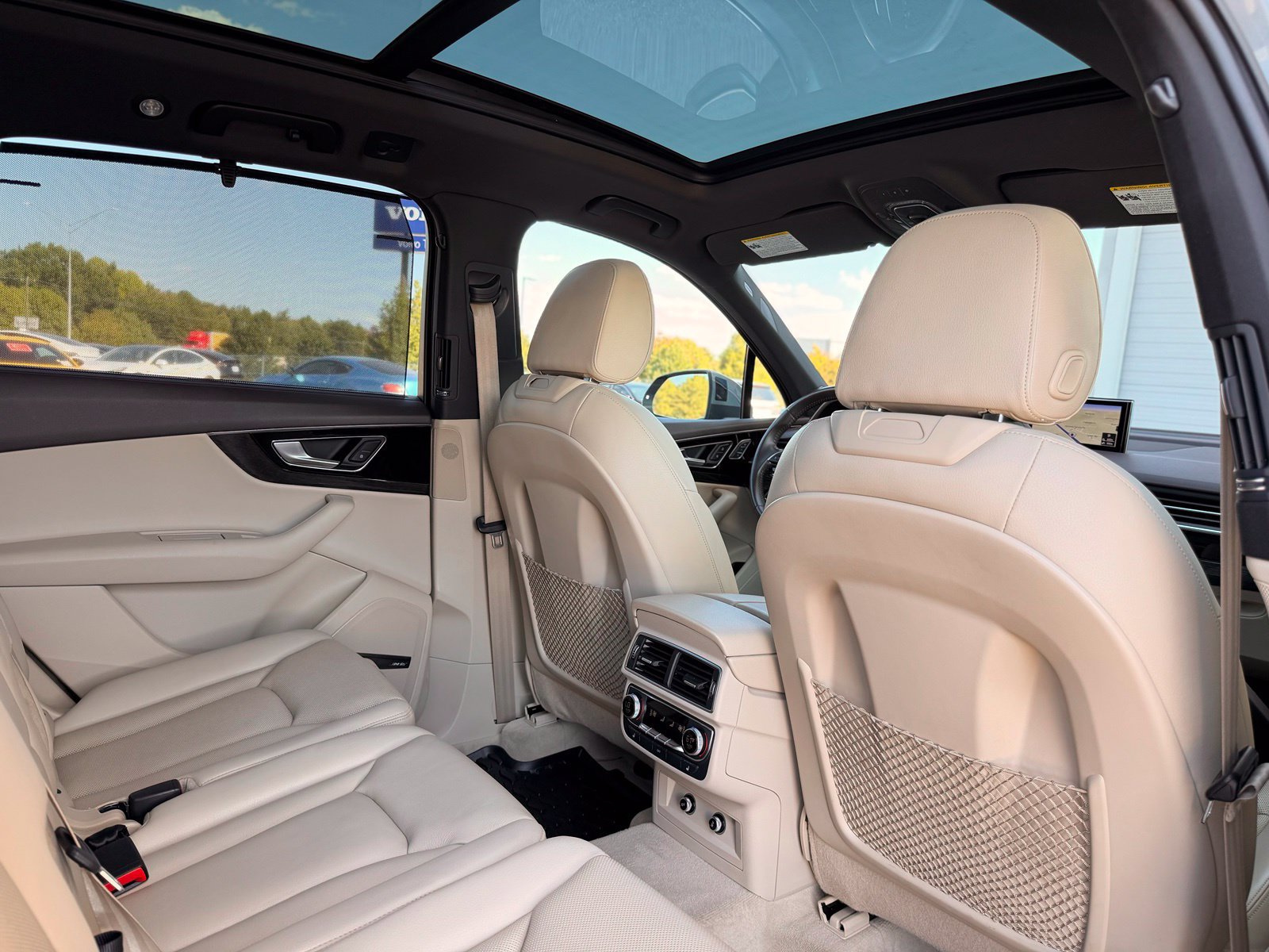 Used 2018 Audi Q7 3.0T Prestige w/ Prestige Package AWD/4WD image 36
