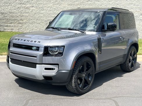 Certified 2023 Land Rover Defender 90 SE image 2