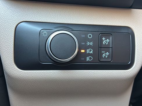 Used 2021 Ford Escape SE FWD image 33