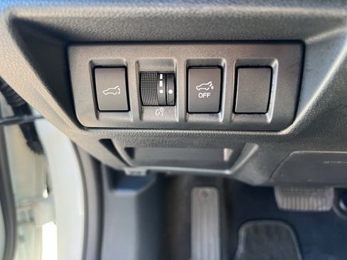 Certified 2025 Subaru Outback Limited image 18