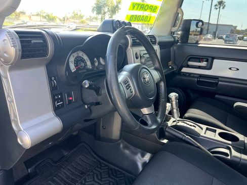 Used 2008 Toyota FJ Cruiser 4WD image 26