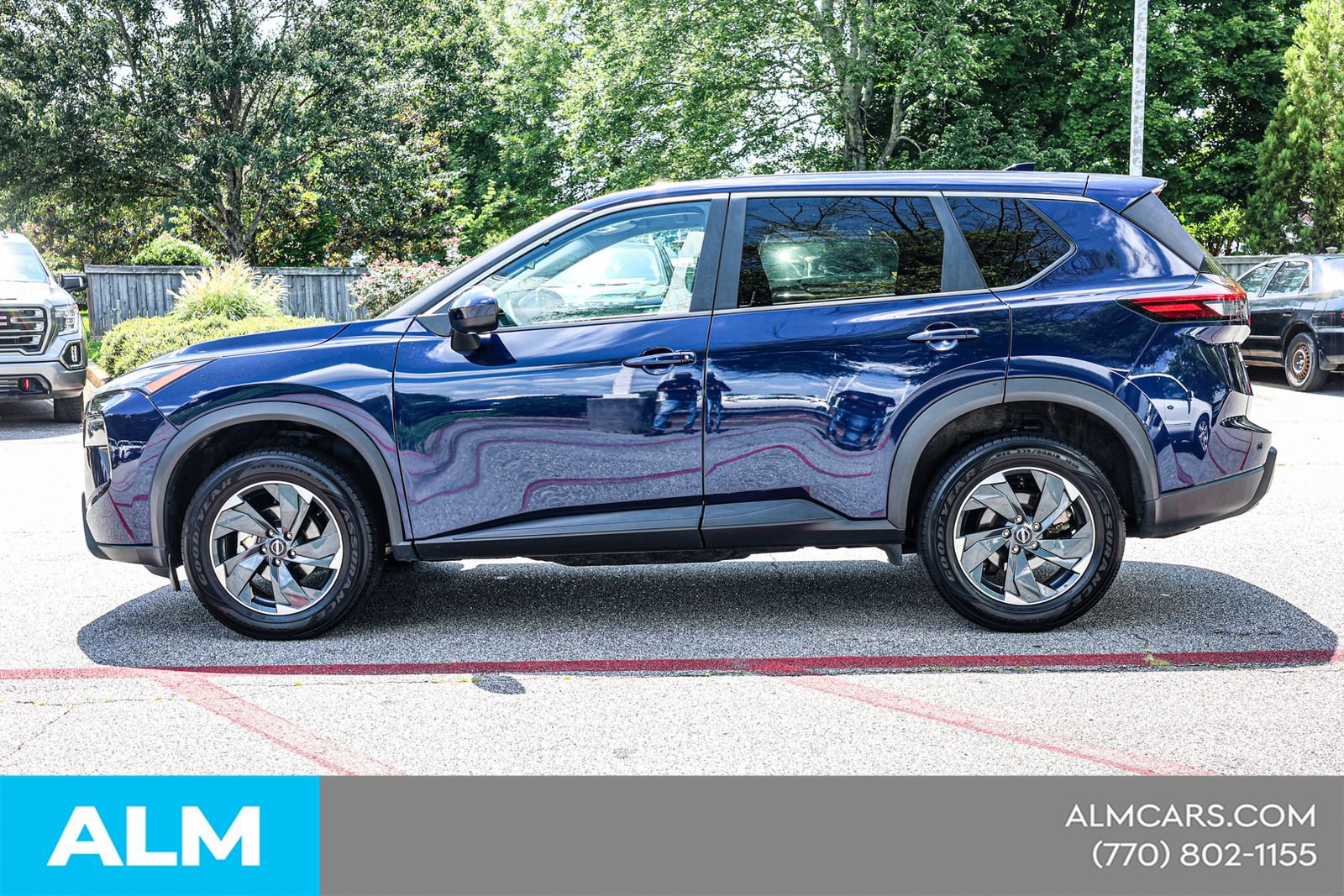 Used 2024 Nissan Rogue SV AWD/4WD image 9