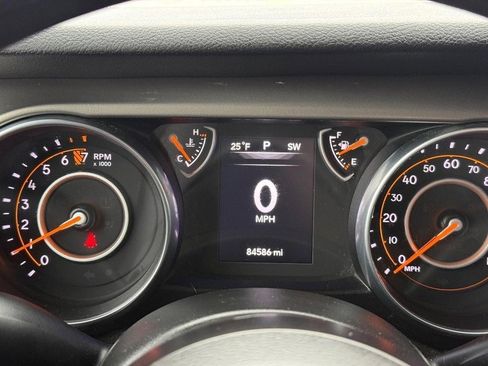 Used 2018 Jeep Wrangler Unlimited Sport image 22