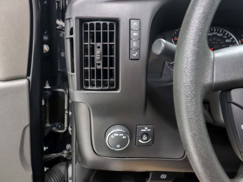 Used 2025 Chevrolet Express 3500 LT w/ LT Preferred Equipment Group RWD image 23