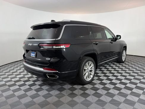 Used 2021 Jeep Grand Cherokee L Summit w/ Luxury Tech Group V AWD/4WD image 3