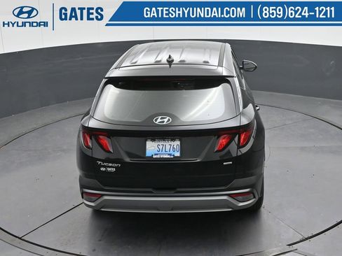 Used 2025 Hyundai Tucson SE image 42