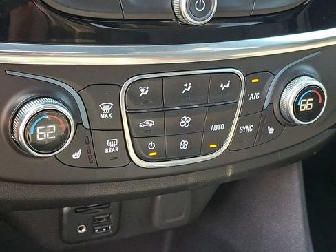 Used 2023 Chevrolet Traverse RS w/ LPO, Floor Liner Package AWD/4WD image 16