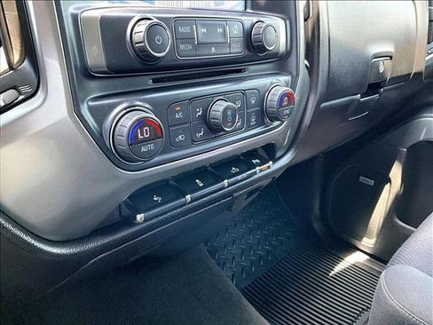Used 2018 Chevrolet Silverado 1500 LT w/ All Star Edition AWD/4WD image 23