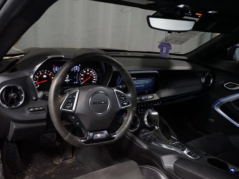 Used 2022 Chevrolet Camaro SS RWD image 7