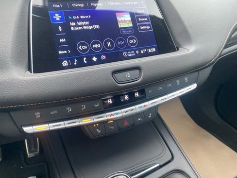 Used 2023 Cadillac XT4 Sport image 13