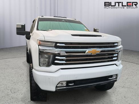Used 2022 Chevrolet Silverado 2500 High Country AWD/4WD image 3