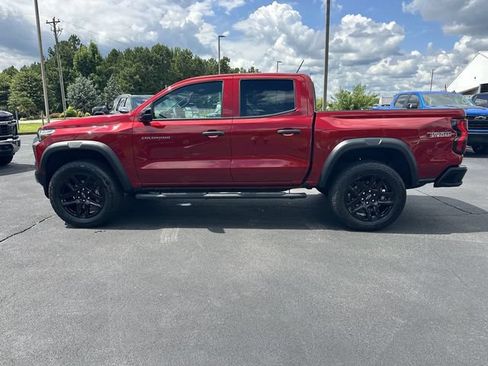 Used 2024 Chevrolet Colorado Trail Boss w/ Technology Package AWD/4WD image 5