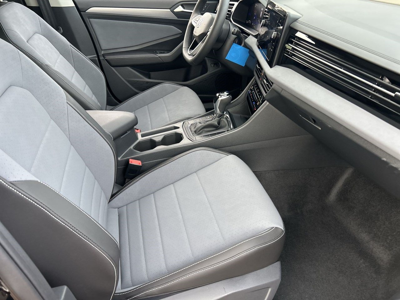 New 2027 Volkswagen Jetta SE FWD image 8