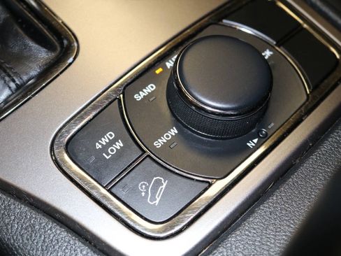 Used 2020 Jeep Grand Cherokee Limited X AWD/4WD image 34