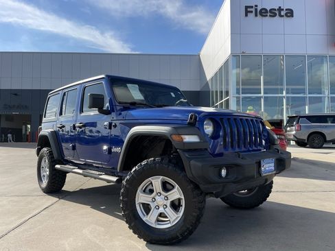 Used 2018 Jeep Wrangler Unlimited Sport S image 1